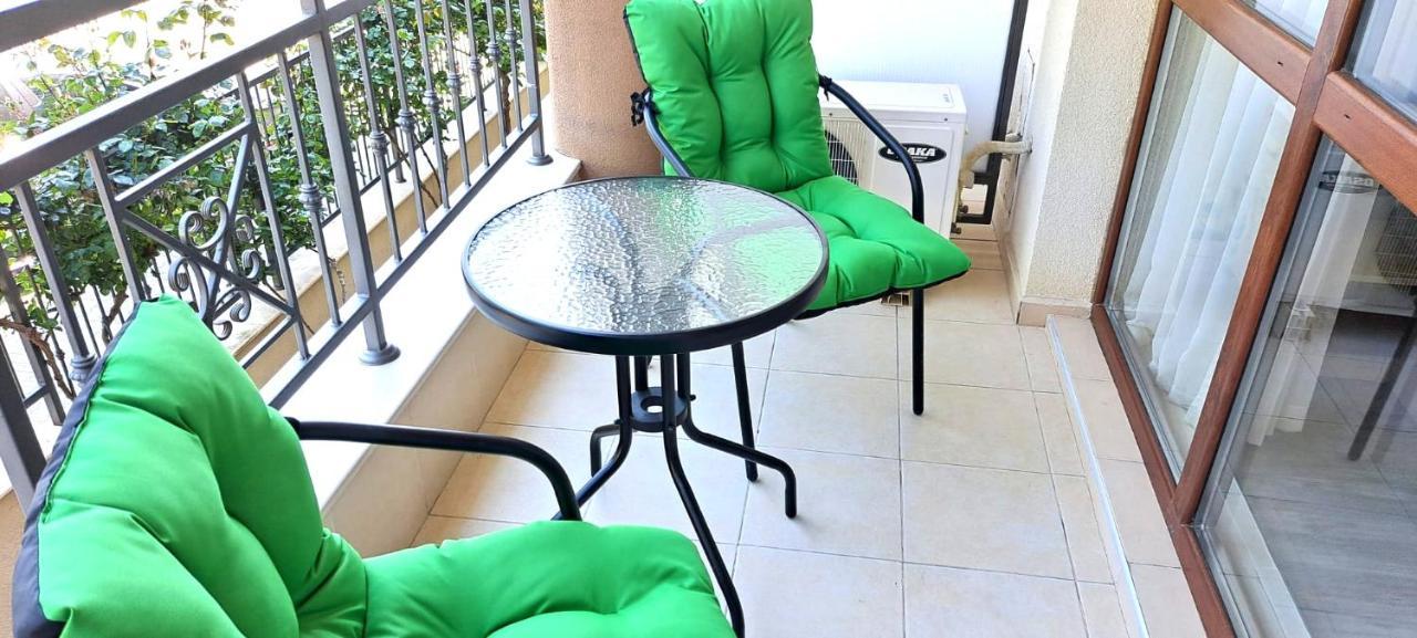 Patrick'S Apartments - Sorrento Sole Mare, Sveti Vlas Eksteriør bilde