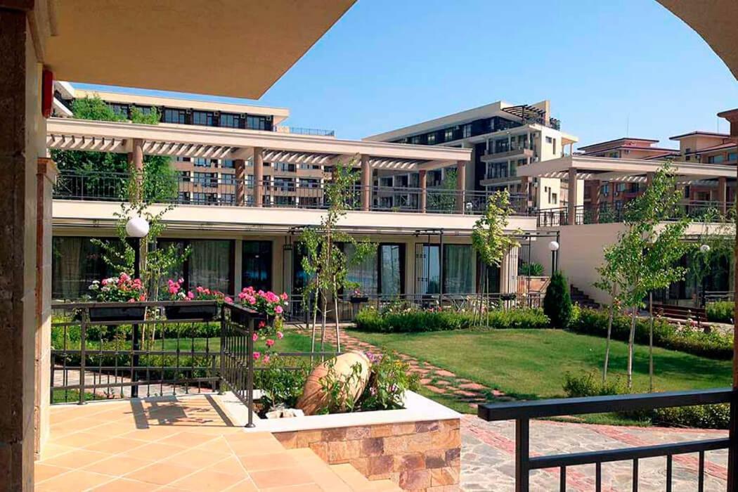Patrick'S Apartments - Sorrento Sole Mare, Sveti Vlas Eksteriør bilde