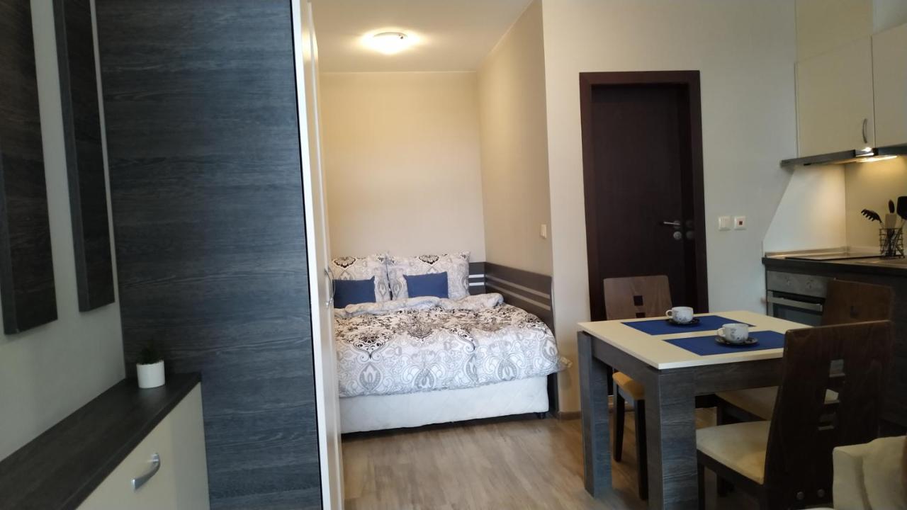 Patrick'S Apartments - Sorrento Sole Mare, Sveti Vlas Eksteriør bilde