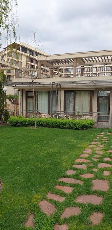 Patrick'S Apartments - Sorrento Sole Mare, Sveti Vlas Eksteriør bilde