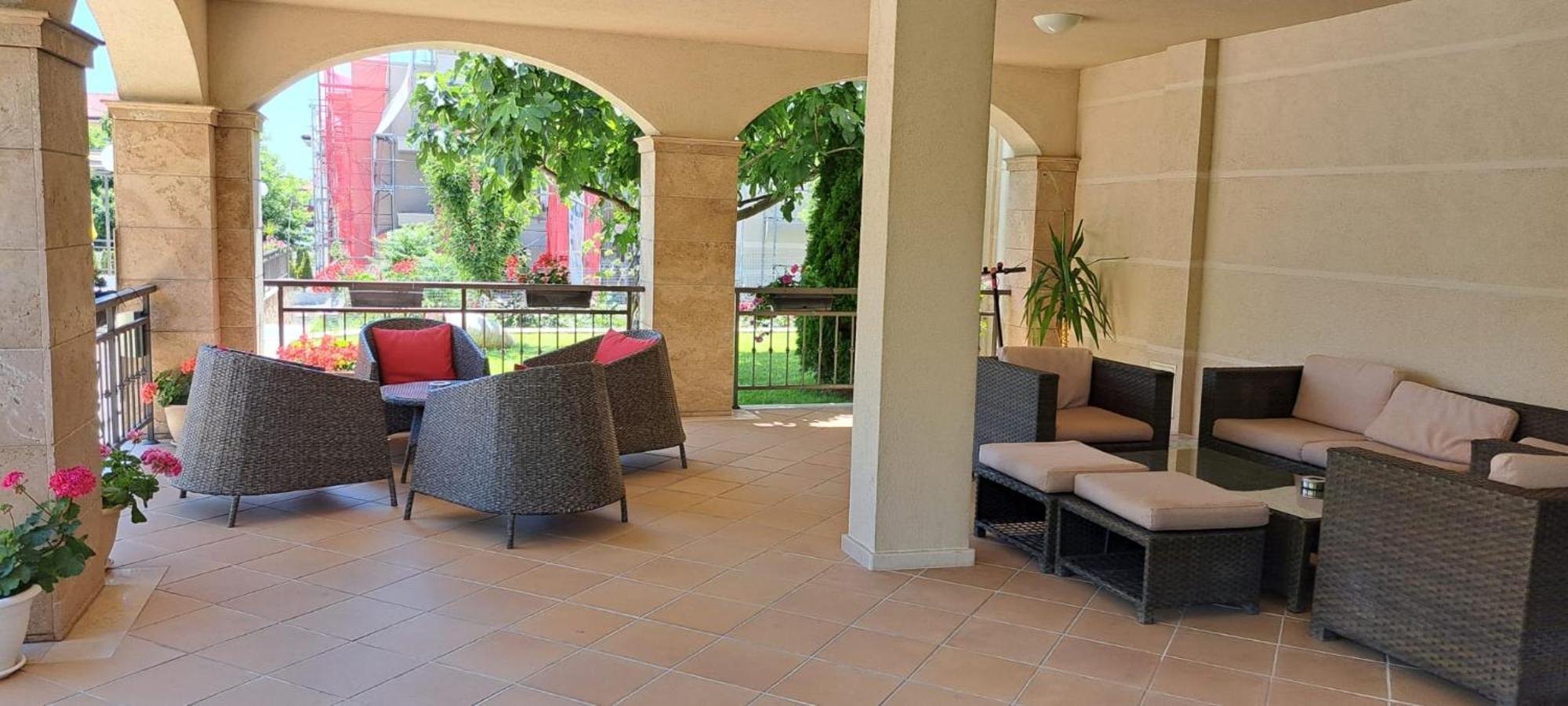 Patrick'S Apartments - Sorrento Sole Mare, Sveti Vlas Eksteriør bilde