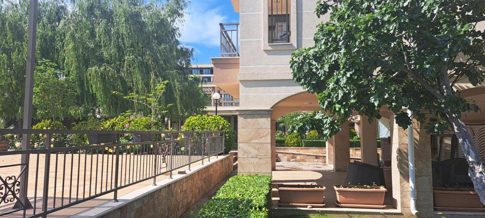 Patrick'S Apartments - Sorrento Sole Mare, Sveti Vlas Eksteriør bilde