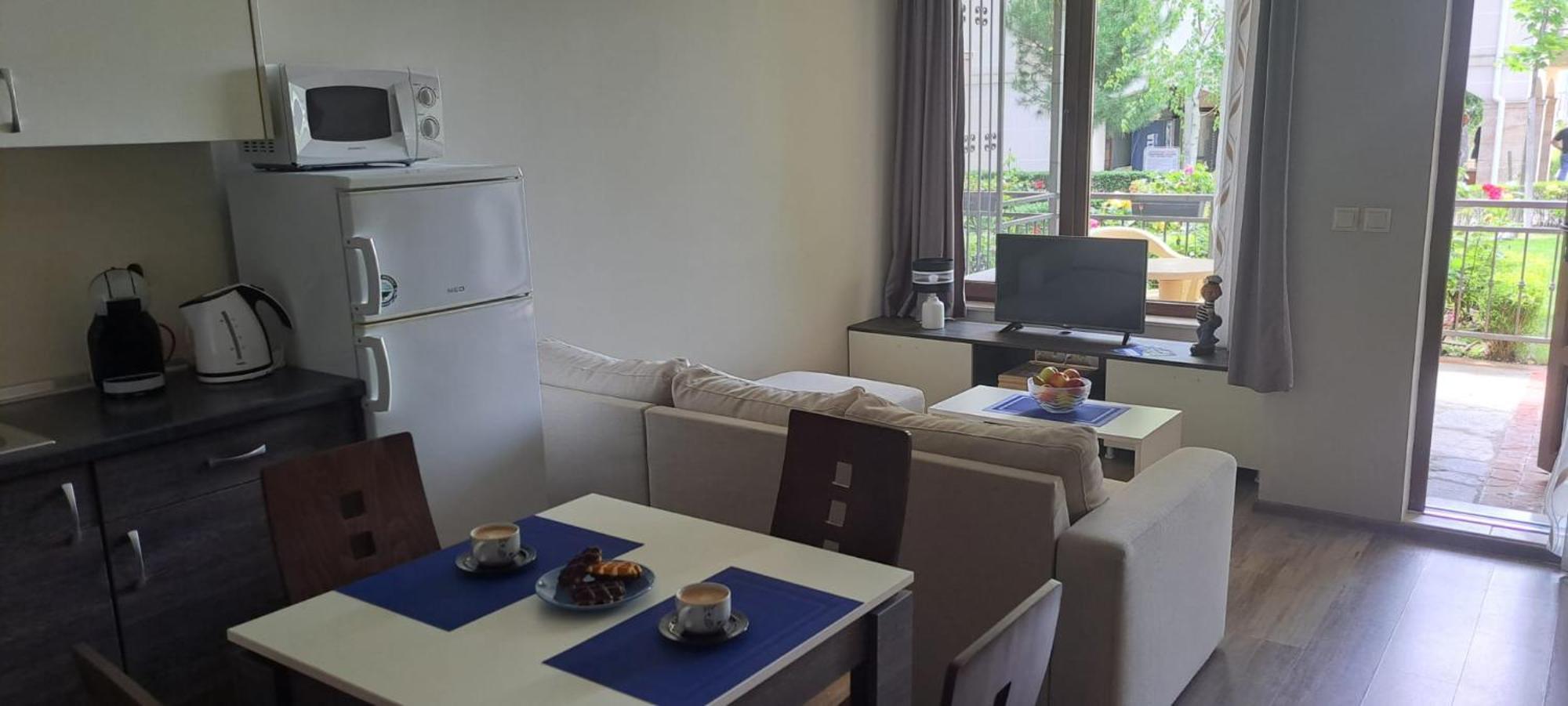 Patrick'S Apartments - Sorrento Sole Mare, Sveti Vlas Eksteriør bilde