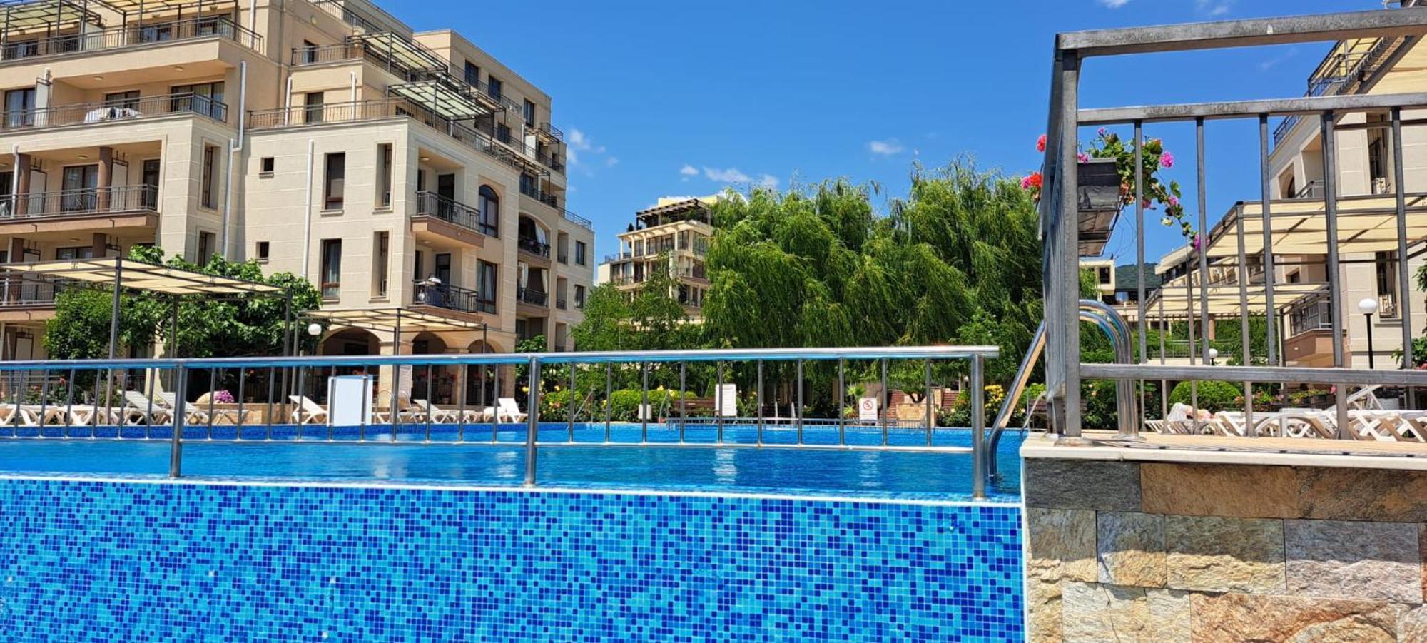 Patrick'S Apartments - Sorrento Sole Mare, Sveti Vlas Eksteriør bilde